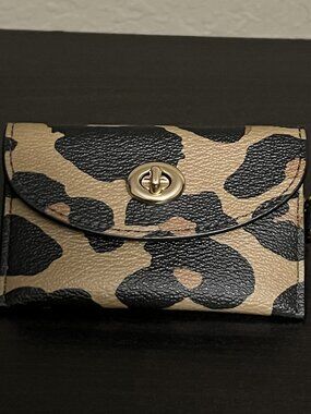 NWOT Authentic COACH turnlock mini card case leopard style print (Coach Insider)